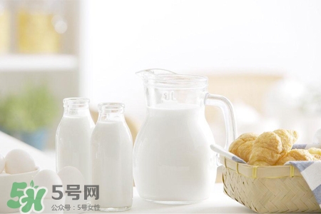 过敏性鼻炎可以喝牛奶吗？鼻炎患者可以喝牛奶吗？