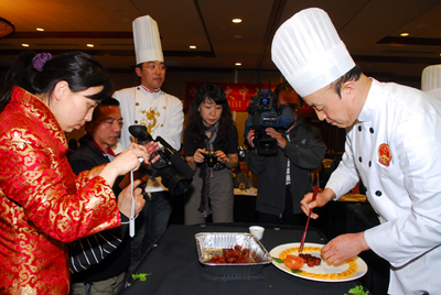 高炳义鲁菜 鲁菜大师高炳义与湘菜大师许菊云获评首届“中国最美厨师”