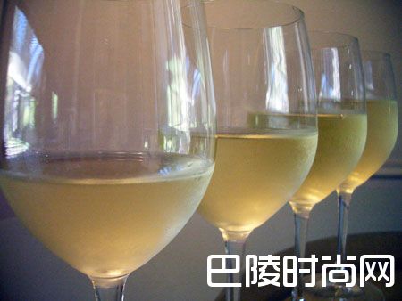 夏季来杯白葡萄酒，清爽又养生