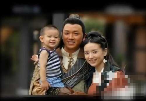 潘粤明连续7年微博为儿子庆生，网友看到替他心疼