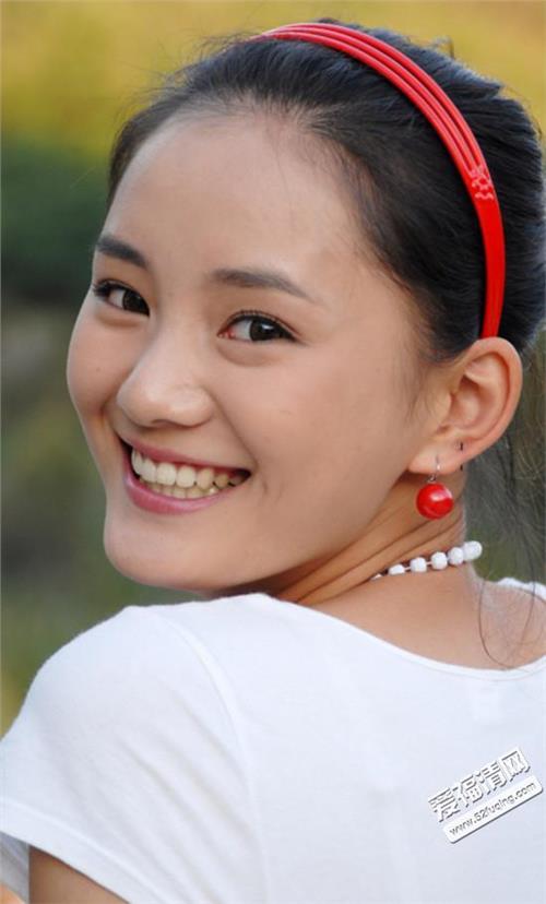 馨子几岁 演员馨子个人资料背景成名史 18岁演女一号至今没红