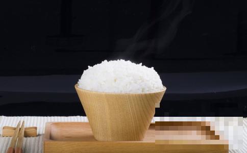 >减肥每天吃多少白米饭合理？