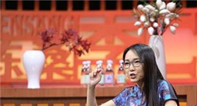 【王茜华去世】演员王茜为女办书画展 公益拍卖捐款慈善机构