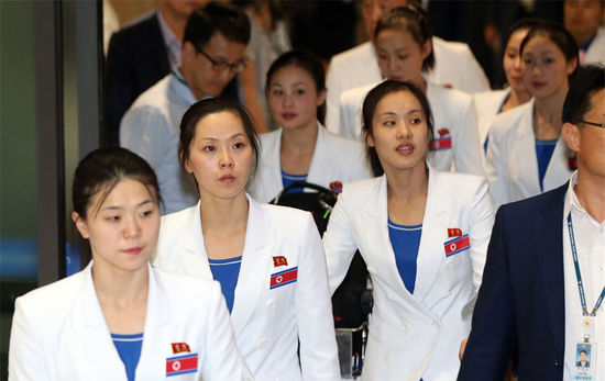 朝鲜美女代表团抵韩 朝鲜女人都很漂亮吗