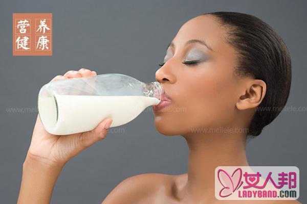 女人喝牛奶的好处有什么_女人喝牛奶的好处详解！