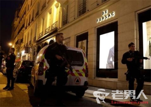巴黎持刀袭击事件致1死8伤 袭击者已被击毙