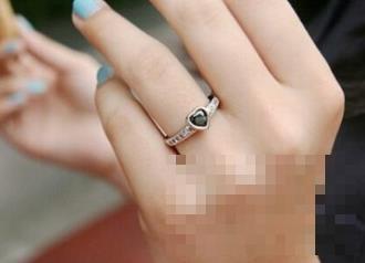 >戒指的戴法和意义：男女戒指的戴法含义大全