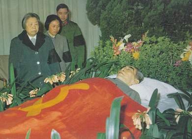毛主席与孟锦云 孟锦云:毛主席没有参加周总理追悼会的真实原因