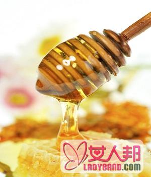 >【蜂蜜是酸性还是碱性】蜂蜜的作用与功效_喝蜂蜜水有什么好处