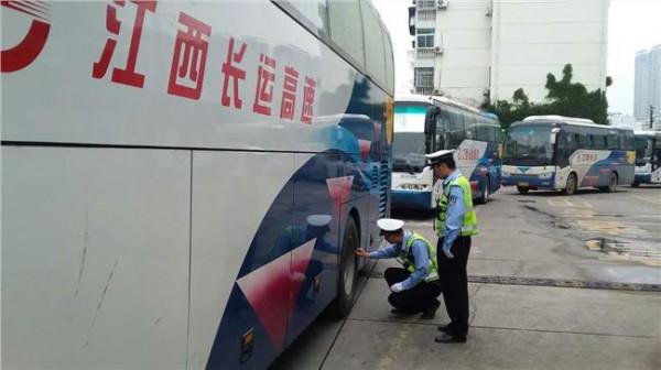 >上海严艺 上海:2017年城市交通运行状况将更加严峻