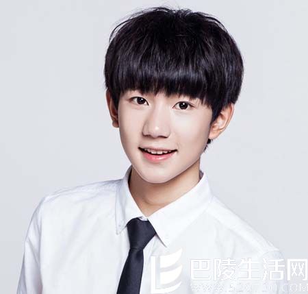 TFBOYS成员小鲜肉王源家庭信息大起底 用才能获得掌声