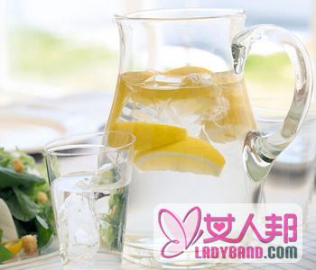 >【柠檬蜂蜜水的功效】柠檬蜂蜜水什么时候喝最好