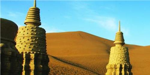 >新疆鄯善沙漠公园 新疆沙漠游人气爆棚  36个沙漠公园迎来客流高峰