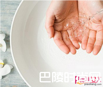 洗面奶洗脸的正确方法 五步洗出好肌肤！