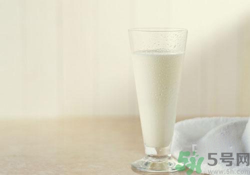 >急性肠胃炎可以喝牛奶吗？急性肠胃炎饮食注意事项