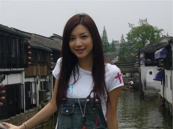 娱乐在亚洲许玮伦 李威入围亚洲电视节 缅怀前女友许玮伦