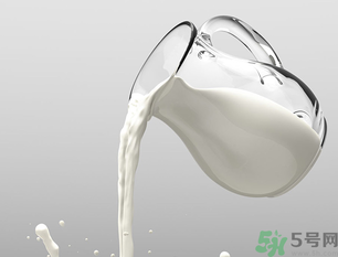 牛奶和鲜枣能一起吃吗？鲜枣能和牛奶一起吃吗？