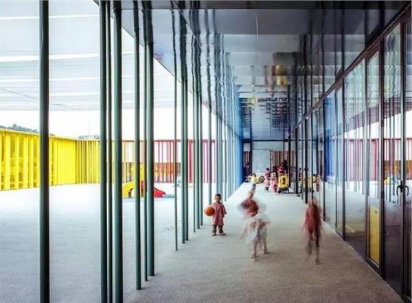 坂茂先生 普利兹克建筑奖得主坂茂设计芦山现生态“纸管幼儿园”