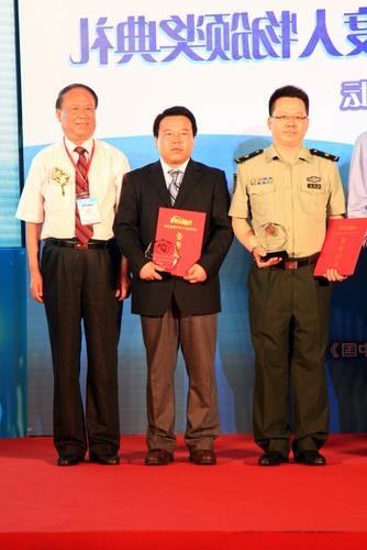 >北大刘丰教授 西工大李贺军、潘光、刘峰教授当选科学中国人2011年度人物