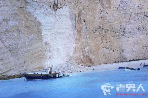 希腊游船倾覆致7伤 事故因岩石塌方掀起巨浪引起