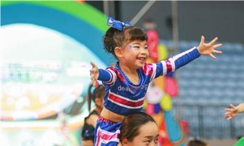 啦啦操衣服 全国啦啦操联赛于广州开幕 共有2500余人参赛