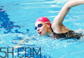 游泳可以幫助身體排毒嗎？游泳是怎么讓身體排毒的？