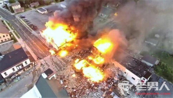 美国发生天然气爆炸 数栋建筑物被炸毁现场图曝光