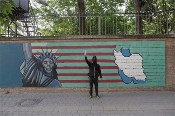 伊朗总统内贾德去哪了 伊朗总统内贾德几句话就把美国人整蒙了(转载)