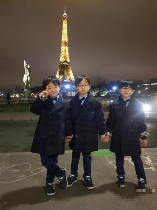 宋家三胞胎巴黎铁塔前合影 民国比V超可爱