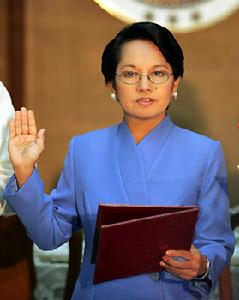 >菲律宾的漂亮女总统照片,菲律宾总统被中国警方