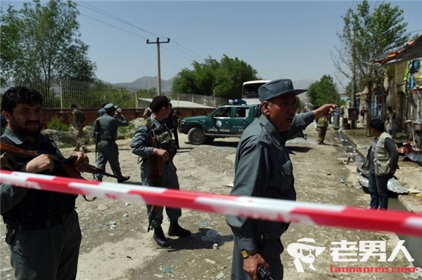 阿富汗检查站遭袭致18死14伤 10名武装分子被击毙
