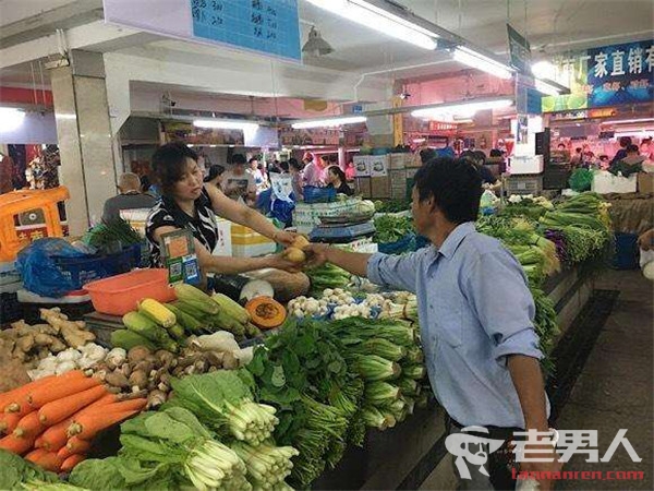 >山东蔬菜价格上涨 香菜价格攀升至50元1斤