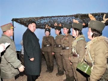 金正恩赞朝鲜女兵:女火箭炮兵胜过核弹/组图