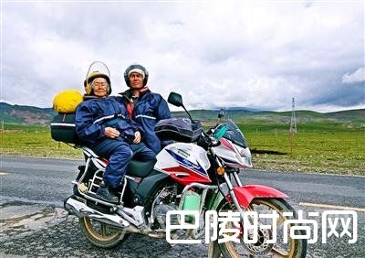 54岁儿子骑车带母亲游西藏 这七类情况千万别上高原！