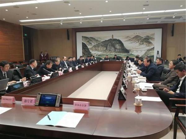 微山润峰集团王步峰 市政府与山东润峰集团座谈并签订战略合作协议