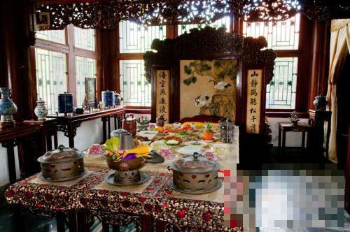清朝皇帝吃饭太委屈：一道菜再好吃也只让吃三口，多吃一口都不行！