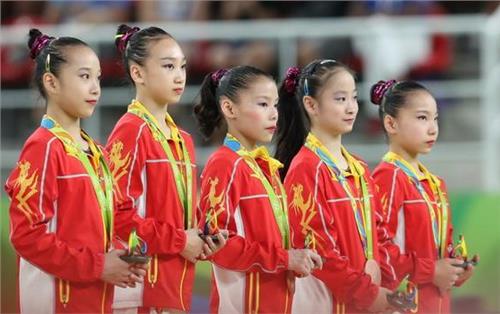 谭佳薪自由操 中国体操女团重大失误摘铜牌 高低杠和自由操发挥失常