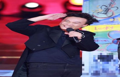 《中国新歌声》陈奕迅称友非主流惹毛众嘉宾 杨千嬅不满：我是仙女