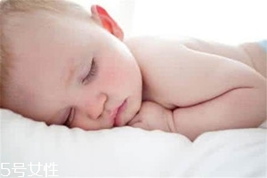 宝宝睡觉磨牙会造成哪些影响？5个影响需注意