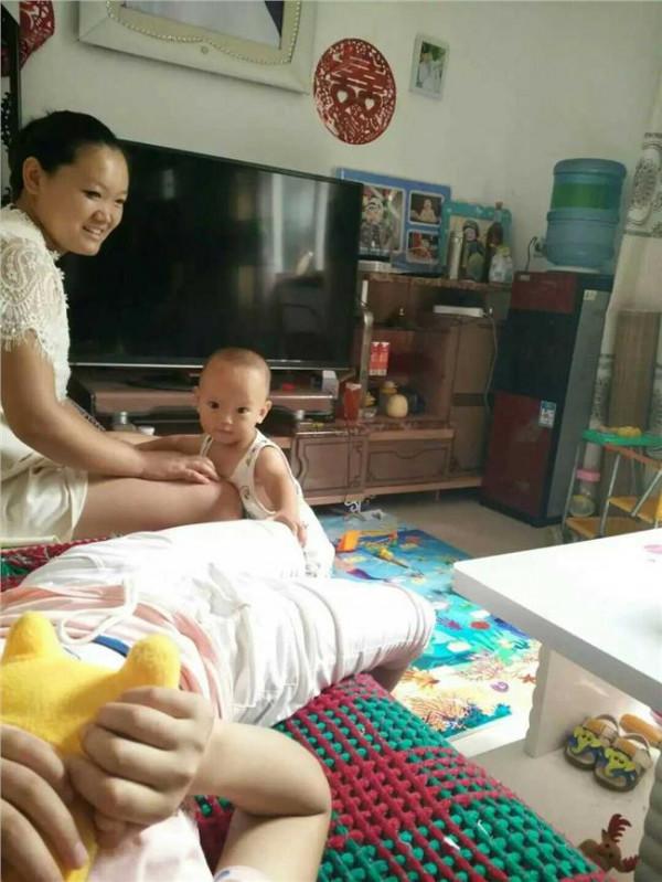 >洛阳周宗良儿子 洛阳“最美母亲”潘雪珍每天陪脑瘫儿子做复健