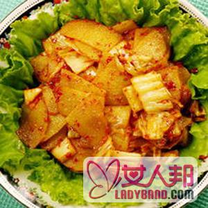 【辣白菜炒土豆片的做法】韩式辣白菜炒土豆片怎么做_辣白菜炒土豆片的营养价值