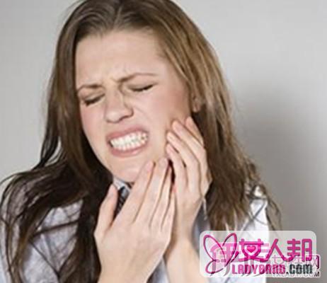 最里面牙龈肿痛怎么办 4种方法教你牙龈不再肿痛