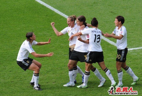 女足世界杯-卫冕冠军取开门红 德国2-1加拿大