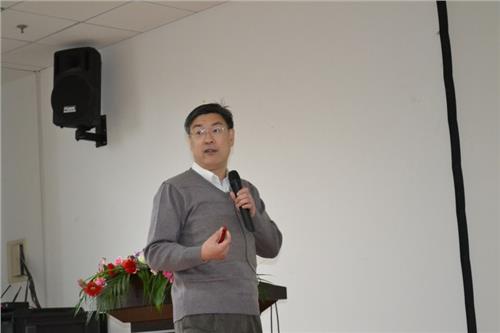 长江学者张卫平教授作客海湾大讲坛解读2012诺贝尔物理学奖