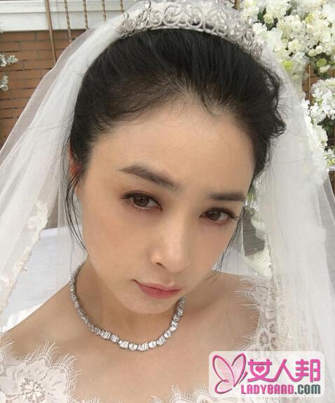 >[深水娱]蒋欣晒婚纱照 新剧饰演无法停止相亲脚步的未婚女青年