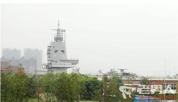 中国003型航母已露雏形 双波段雷达系统或向美军看齐