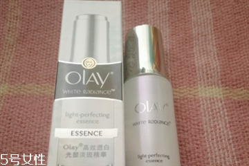 >olay小白瓶和小绿瓶哪个好 olay小白瓶和小绿瓶对比