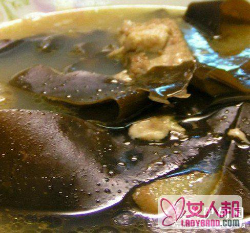 海带黄豆排骨汤的做法
