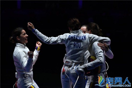 女子重剑团体中国摘银 卫冕失利负于罗马尼亚