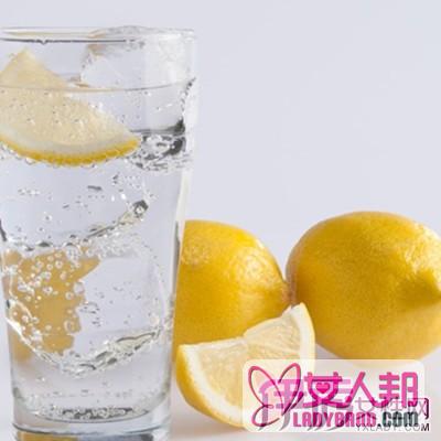 >柠檬是用冷水泡还是用热水泡 教你泡出酸酸甜甜的柠檬水